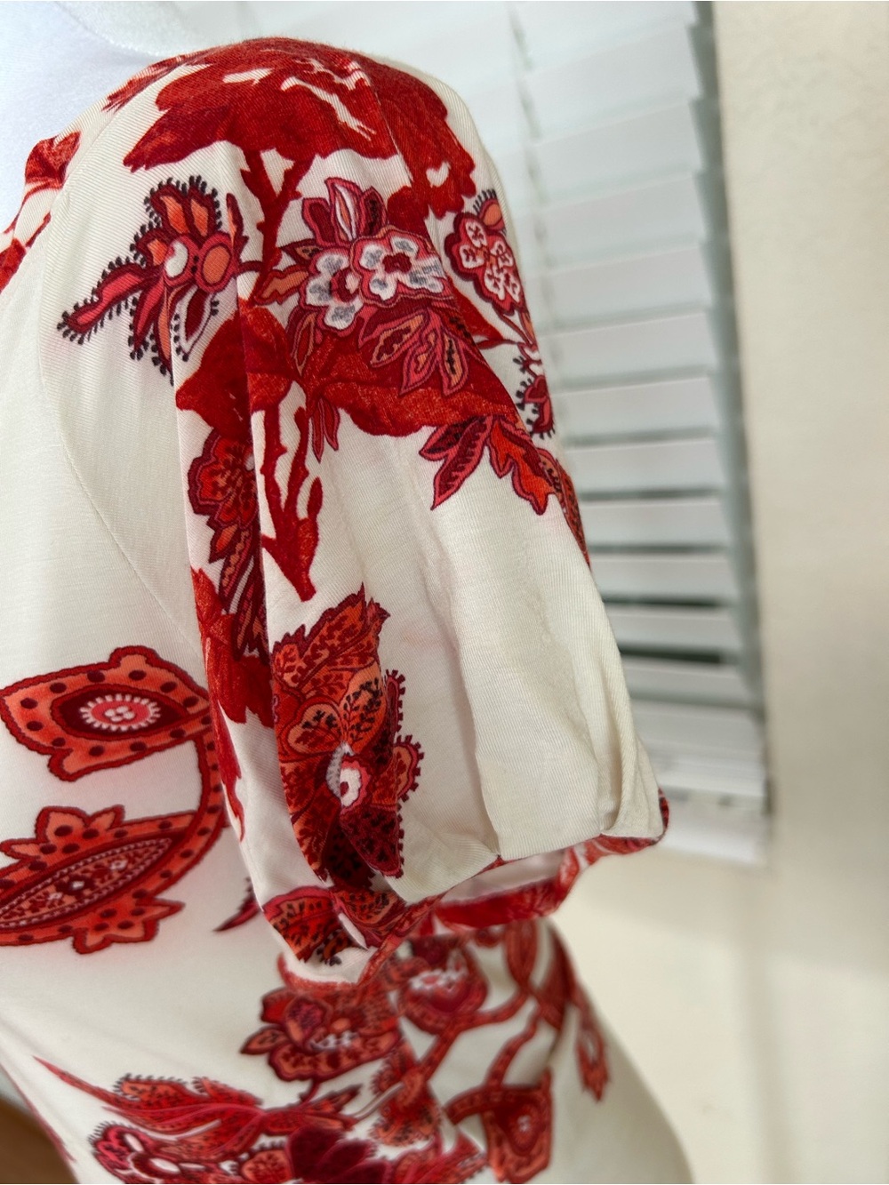 Vintage Roberto Cavalli Cream/White Off-Shoulder Top w/ Red Floral Size 42 or Md - Picture 4 of 13